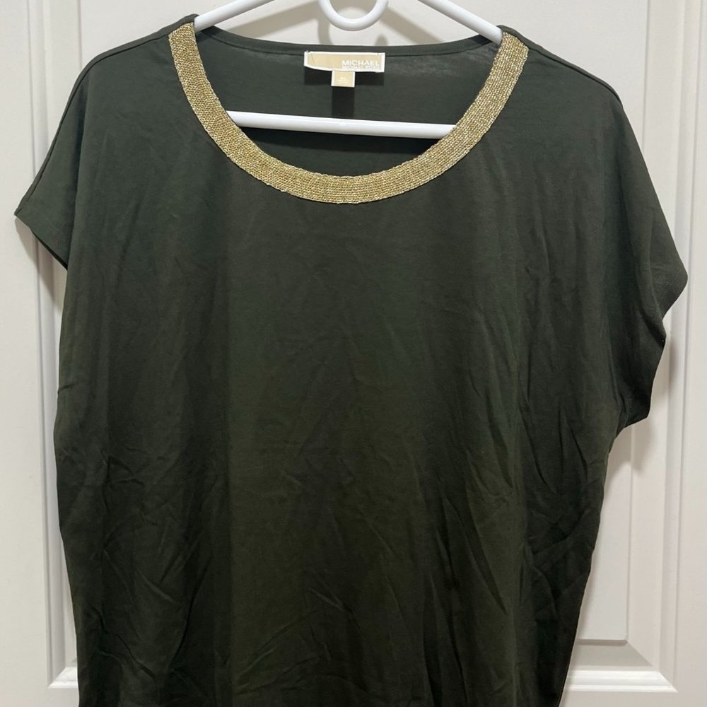 Michael Kors women's Short-sleeved T-shirt green - gold detail on the neck XL